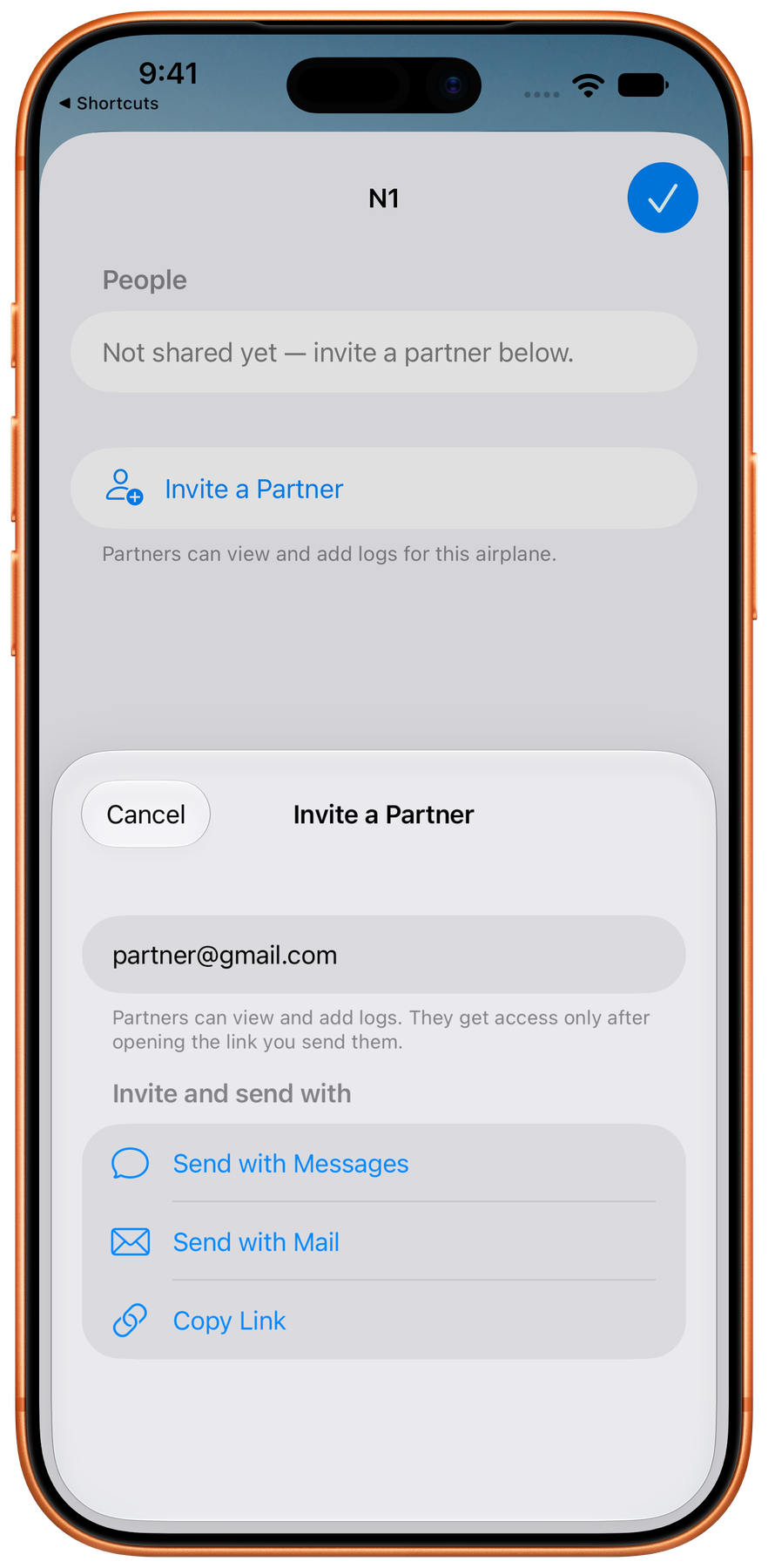 Choosing Messages, Mail, or Copy Link to send an aeroLogbook sharing invitation
